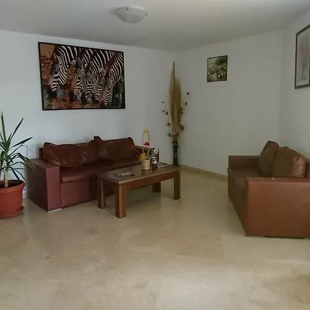 Royal Palm Aparthotel 2*